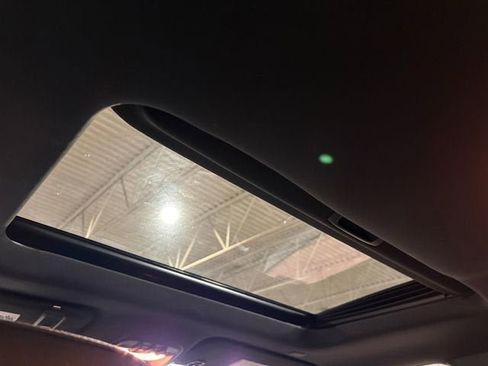 Used 2023 Chevrolet Colorado Z71 w/ Z71 Convenience Package 2 image 12