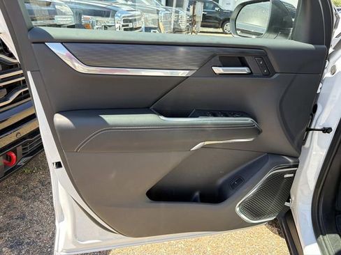 Used 2026 GMC Acadia Elevation w/ Black Edition FWD image 24