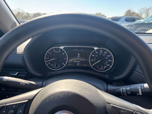 Used 2025 Nissan Sentra SV image 38