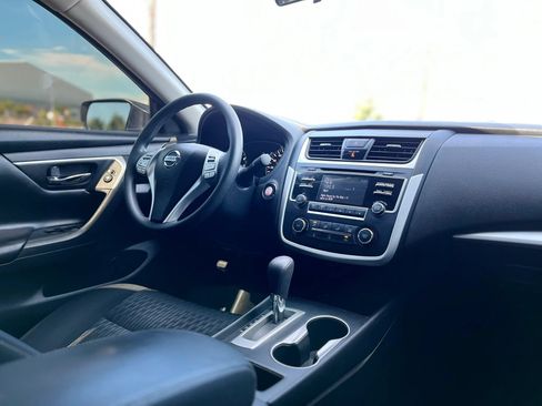 Used 2016 Nissan Altima 2.5 S w/ Power Driver Seat Package FWD image 18