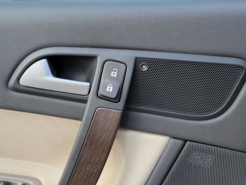 Used 2013 Volvo C70 T5 image 28