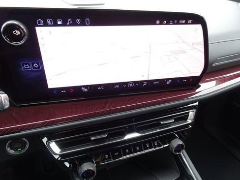 New 2026 Chevrolet Traverse Z71 w/ Enhanced Driving Package image 9