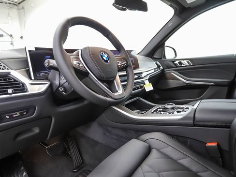 Used 2026 BMW X5 xDrive50e w/ Executive Package image 10