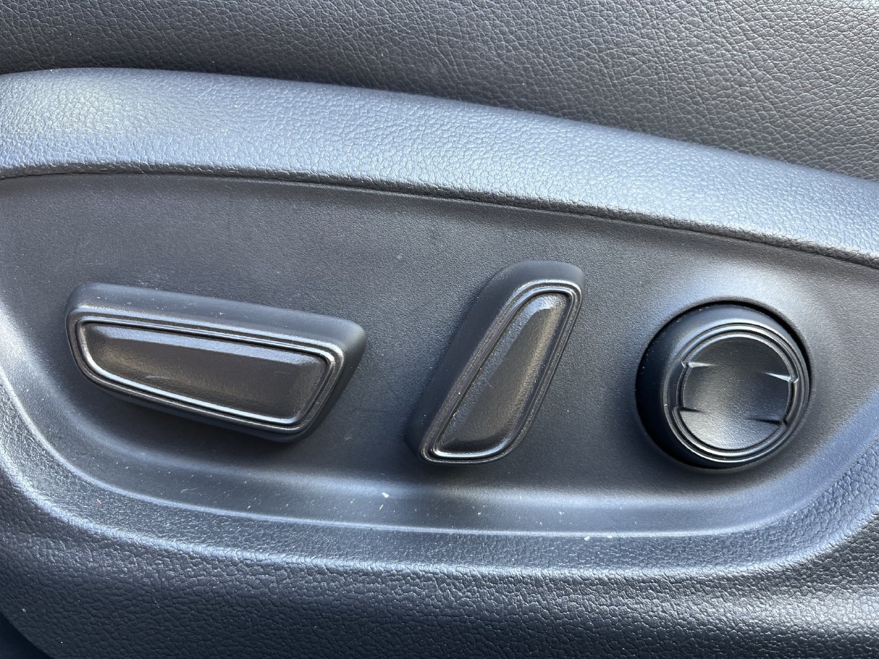 Used 2019 Toyota Camry XSE FWD image 24