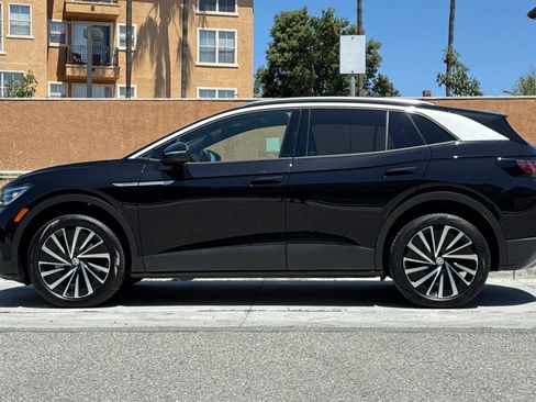 Used 2023 Volkswagen ID.4 Pro S Plus AWD/4WD image 7