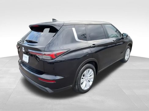 New 2026 Mitsubishi Outlander ES FWD image 8