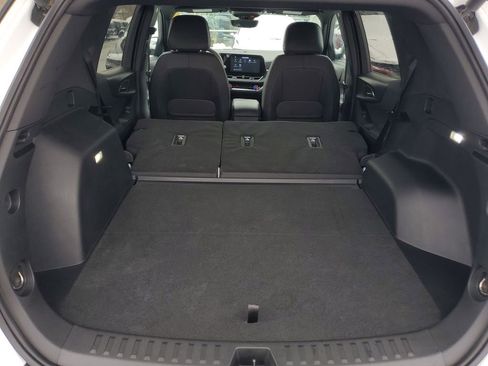 Used 2025 Chevrolet Equinox LT w/ Convenience Package II image 24