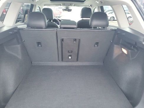 Used 2023 Volkswagen Taos SE w/ Panoramic Sunroof Package image 13