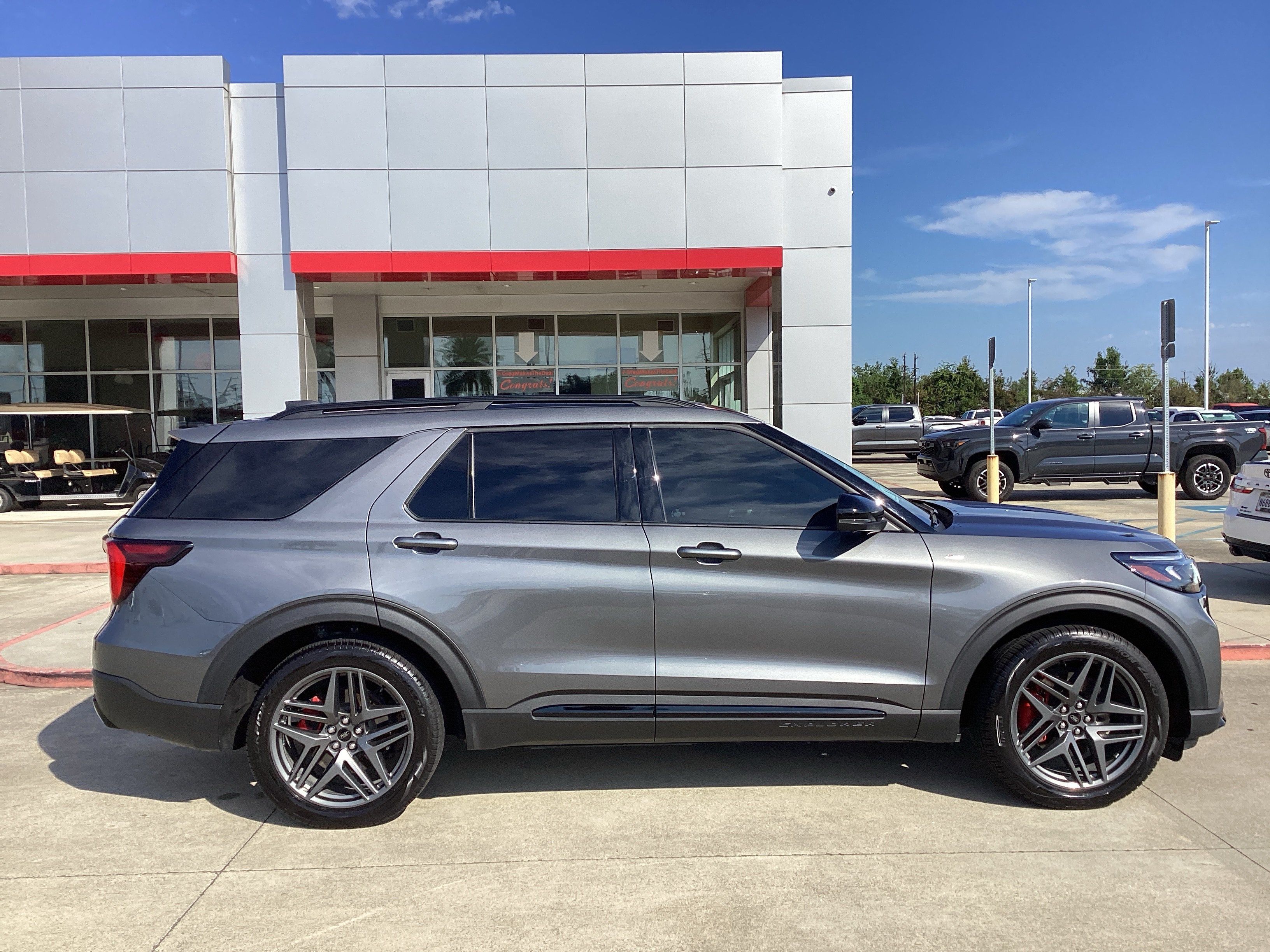 Used 2025 Ford Explorer ST-Line w/ Premium Package RWD image 11