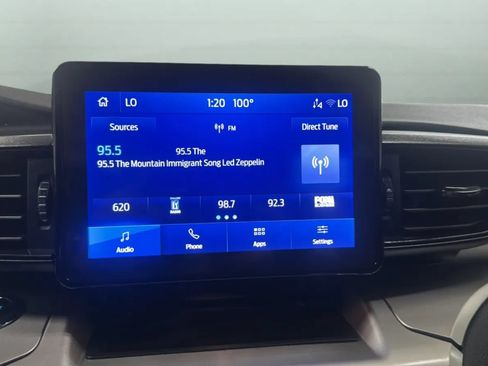 Used 2022 Ford Explorer XLT AWD/4WD image 13