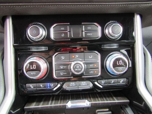 Used 2021 GMC Yukon Denali image 22