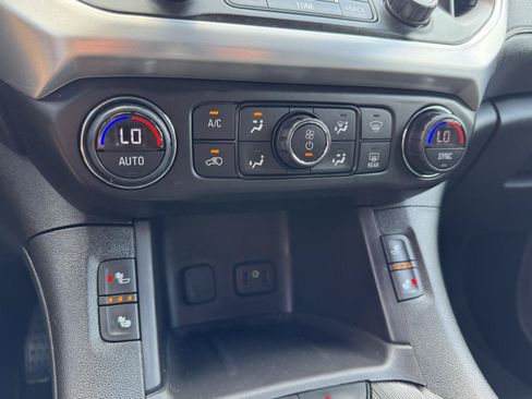 Used 2018 GMC Acadia SLT AWD/4WD image 23