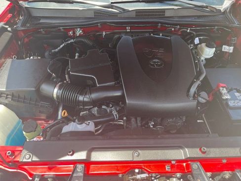Used 2021 Toyota Tacoma SR5 AWD/4WD image 24