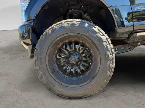 Used 2022 Ford F350 Platinum w/ FX4 Off-Road Package AWD/4WD image 9