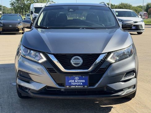 Used 2020 Nissan Rogue Sport SV w/ Technology Package FWD image 3