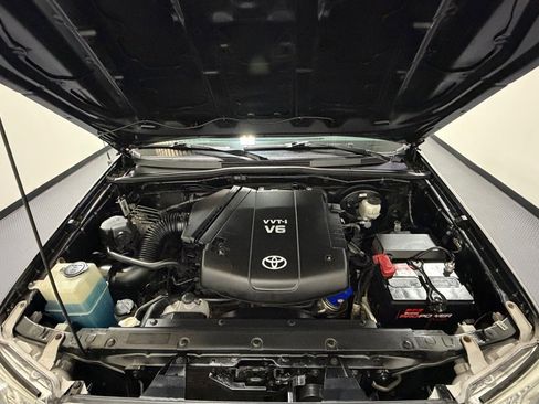 Used 2014 Toyota Tacoma 4x4 Double Cab w/ SR5 Package image 16