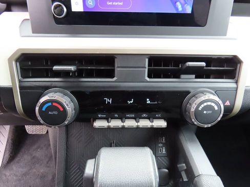 Used 2024 Toyota Tacoma TRD Off-Road image 26