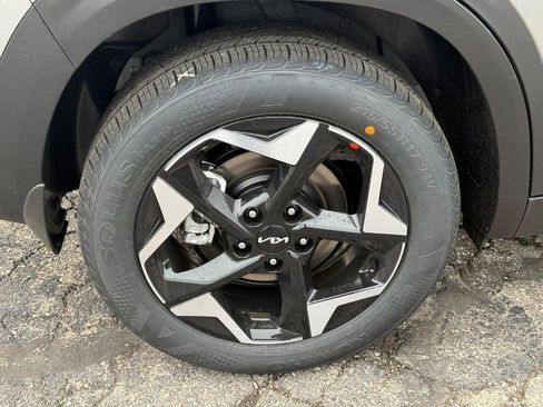 New 2026 Kia Seltos S AWD/4WD image 4