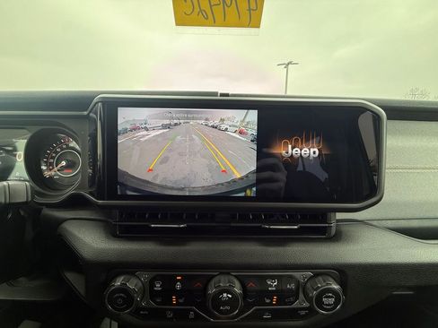 Used 2024 Jeep Wrangler Willys image 21