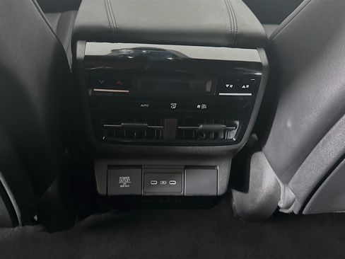 Used 2025 Acura MDX FWD image 29