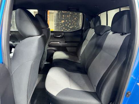 Used 2021 Toyota Tacoma TRD Sport AWD/4WD image 17
