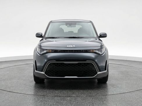 Used 2025 Kia Soul LX w/ LX Technology Package FWD image 2