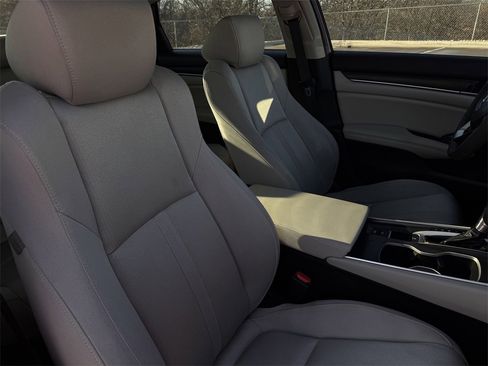 Used 2020 Honda Accord EX image 25