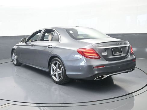 Used 2019 Mercedes-Benz E 300 image 4