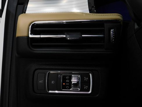 Used 2021 Lincoln Corsair Reserve image 42