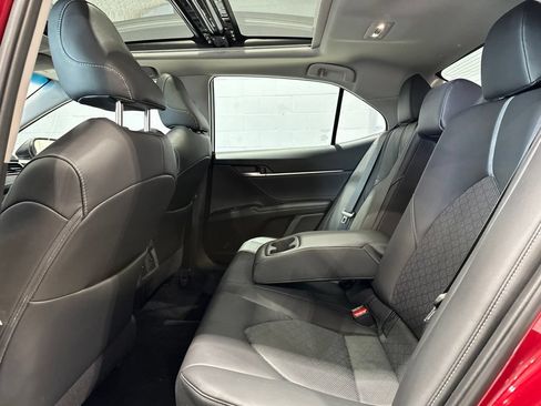 Used 2018 Toyota Camry XSE FWD image 14