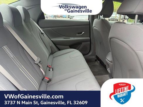 Used 2024 Hyundai Elantra SEL FWD image 7