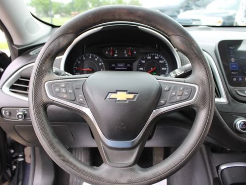 Used 2023 Chevrolet Malibu LT FWD image 17