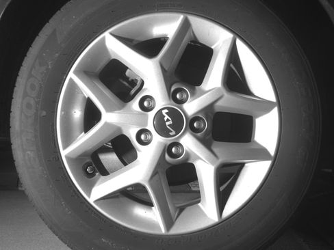 Used 2025 Kia Soul LX w/ LX Technology Package FWD image 15