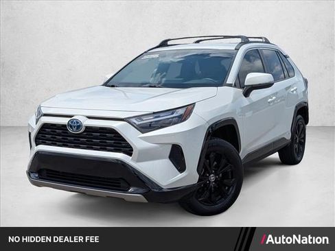 Used 2022 Toyota RAV4 SE AWD/4WD image 1