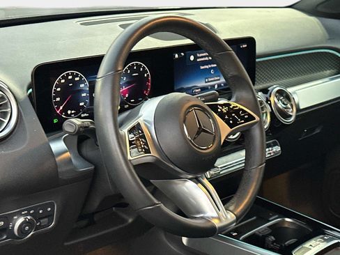 Used 2025 Mercedes-Benz GLB 250 image 30