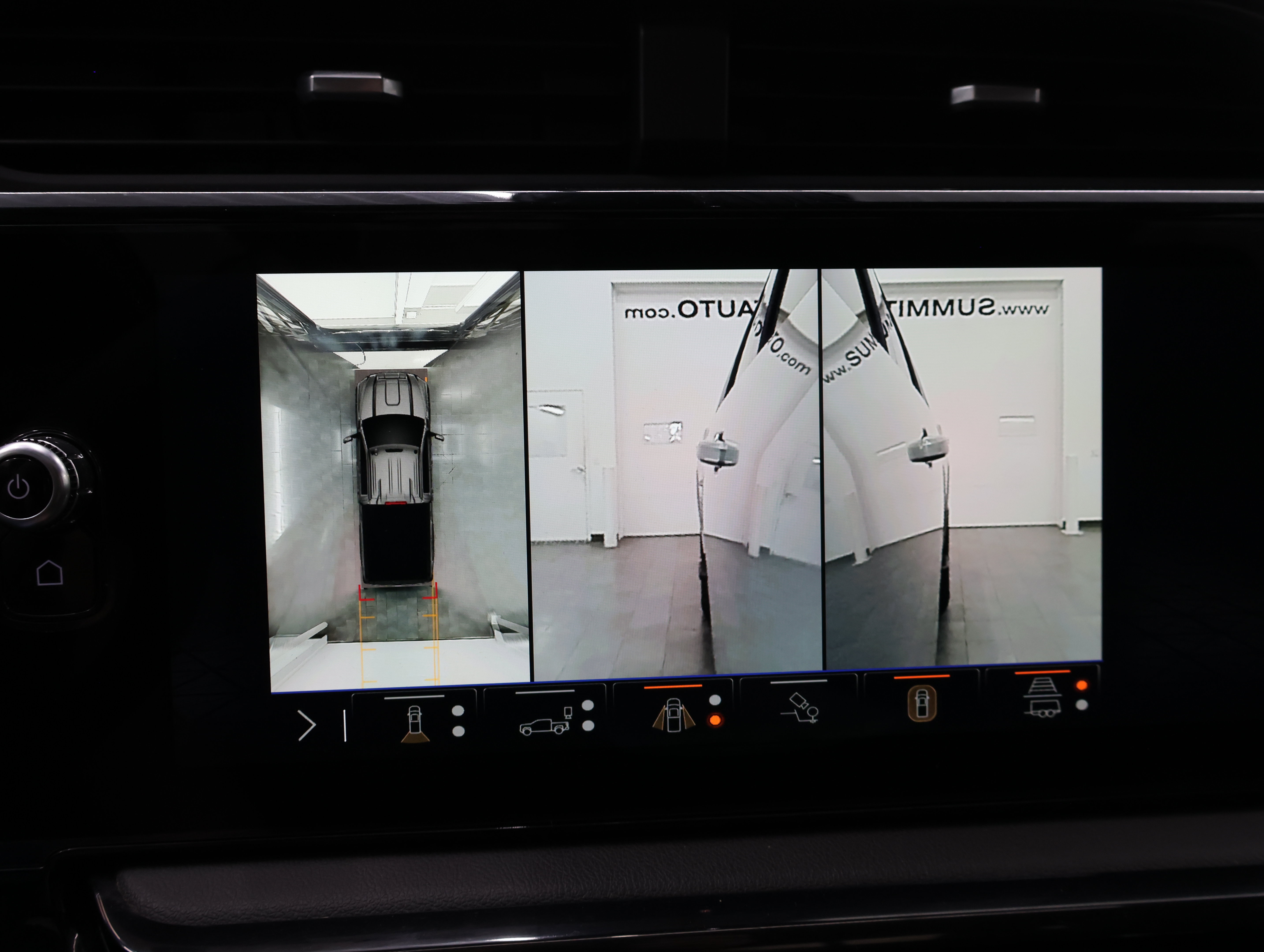Used 2025 GMC Sierra 2500 AT4 w/ AT4 Premium Plus Package AWD/4WD image 21