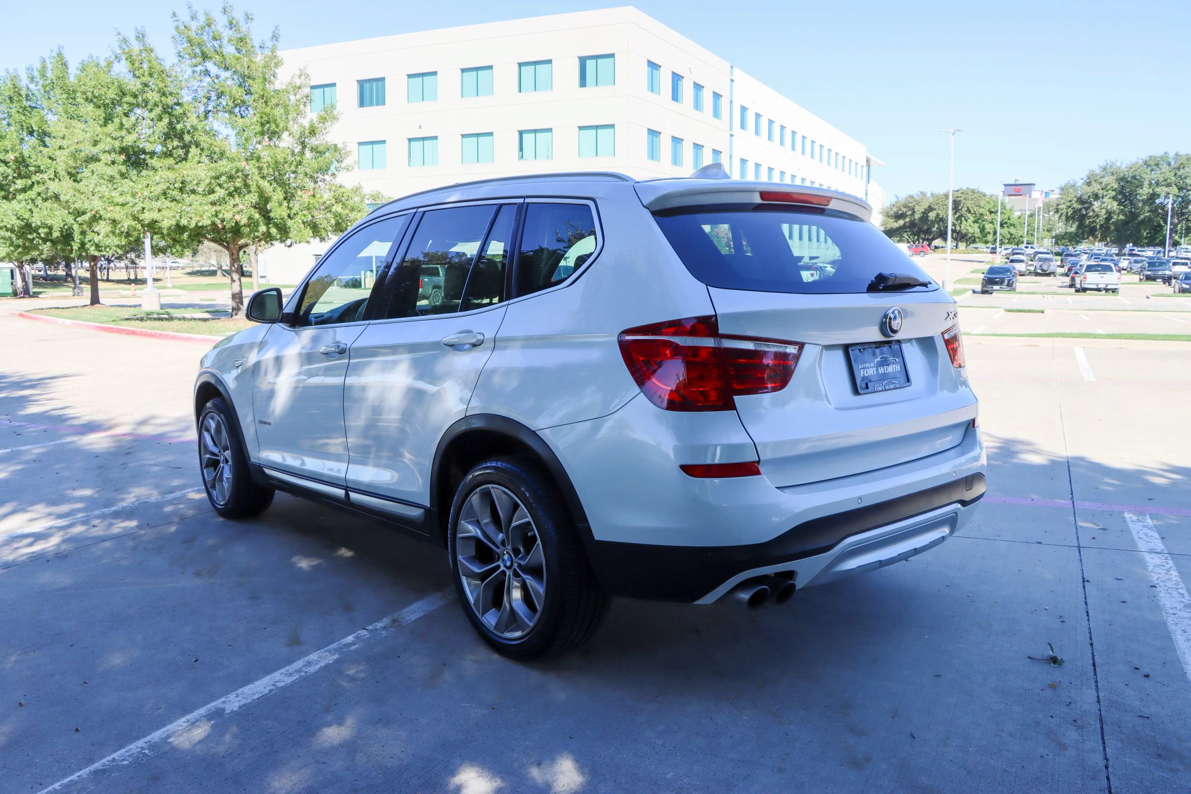 Used 2017 BMW X3 xDrive28i AWD/4WD image 5