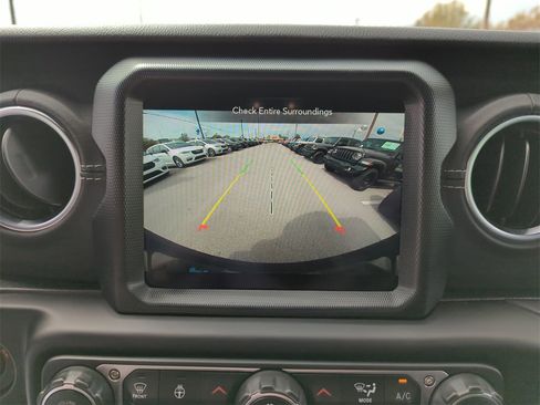 Used 2023 Jeep Wrangler Unlimited Sahara w/ Cold Weather Group image 26