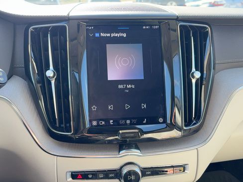 Used 2023 Volvo XC60 B5 Ultimate w/ Protection Package Premier image 25