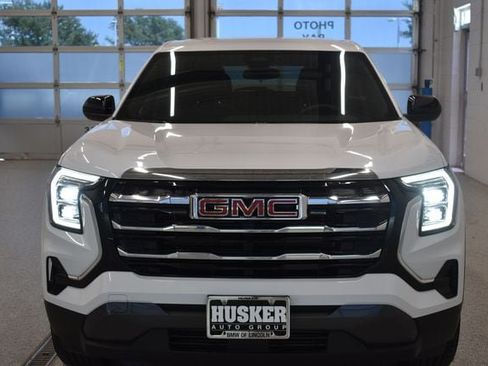 Used 2025 GMC Terrain Elevation AWD/4WD image 3