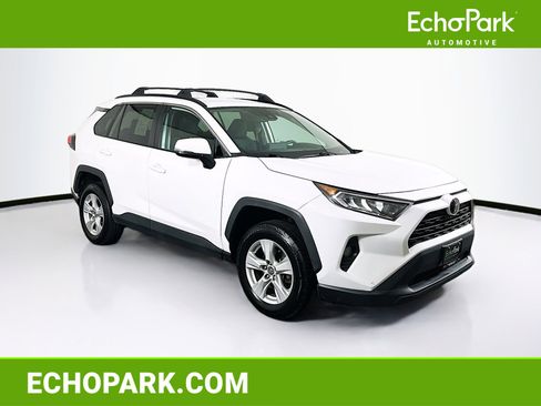 Used 2020 Toyota RAV4 XLE image 1
