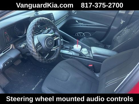 Used 2022 Hyundai Elantra SEL image 2