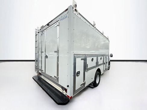 New 2026 Ford E-450 and Econoline 450 Super Duty w/ Power Equipment Group image 16