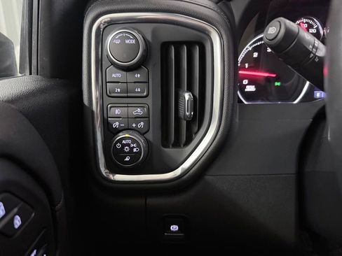 Used 2022 Chevrolet Silverado 2500 LTZ w/ Z71 Chrome Sport Edition AWD/4WD image 33