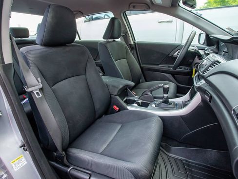 Used 2015 Honda Accord LX image 17