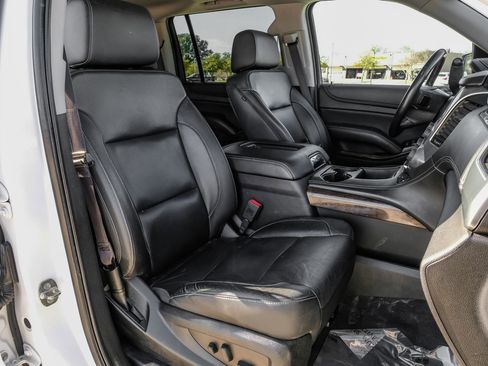 Used 2020 Chevrolet Suburban LT image 40