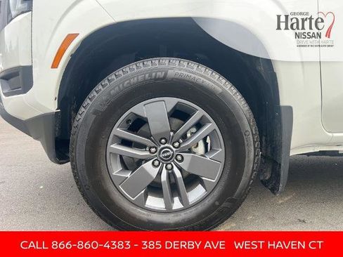 Certified 2025 Nissan Frontier SV image 20