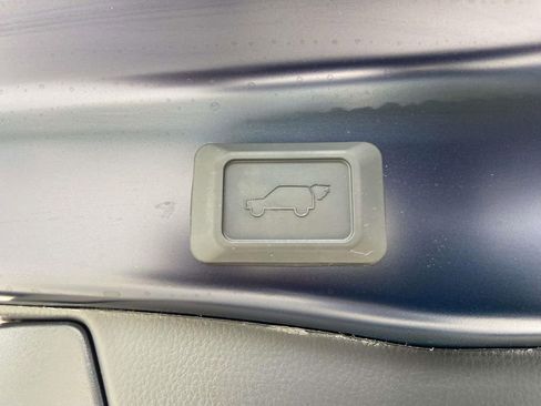 Used 2025 Toyota RAV4 XLE w/ Convenience Package FWD image 9