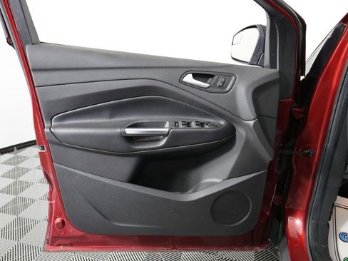 Used 2019 Ford Escape SE image 11