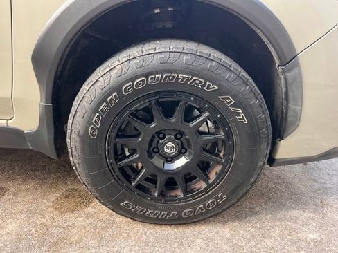 Used 2017 Subaru Crosstrek 2.0i Premium w/ Popular Package #2 image 32